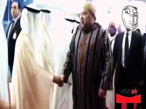 شاهد مولاي رشيد كيف نبه حارسه الشخصي أن يبتعد على طريقه