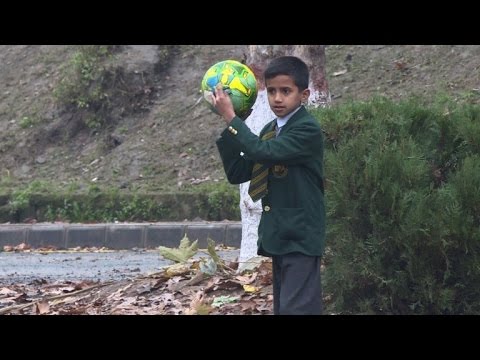 شاهد بالفيديو ذكريات أليمة في مدرسة بيشاور