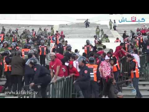 شاهد شغب الديربي واستخدام عصي وحجارة وقارورات