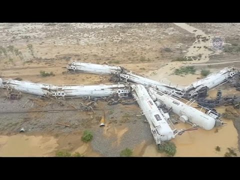 شاهد قطار محمّل بحامض الكبريت يحيد عن مساره