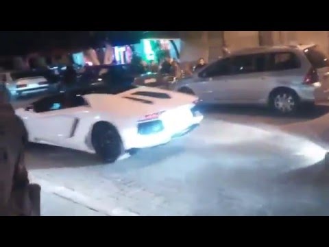 شاهد لامبورجيني تظهر في مدينة الناظور