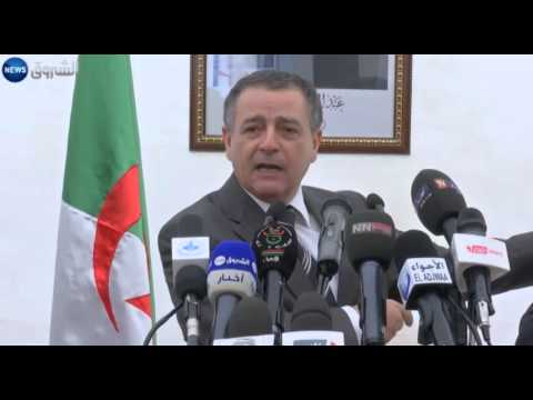 شاهد وزير الصناعة الجزائري يتعهد بحل مشكل العقار الاصطناعي