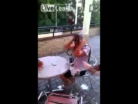 شاهدشاب يعاقب حبيبته الخائنة