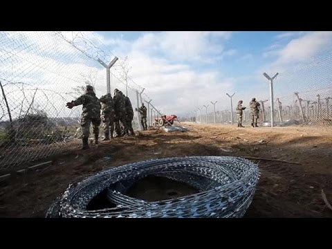 حواجز إضافية في وجه اللاجئين على حدود مقدونيا مع اليونان