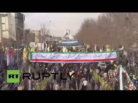 مسيرة في طهران بمناسبة الذكرى الـ37 للثورة الإسلامية