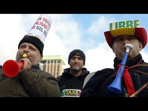 شاهد سائقو سيارات الأجرة يتظاهرون ضدّ أوبر