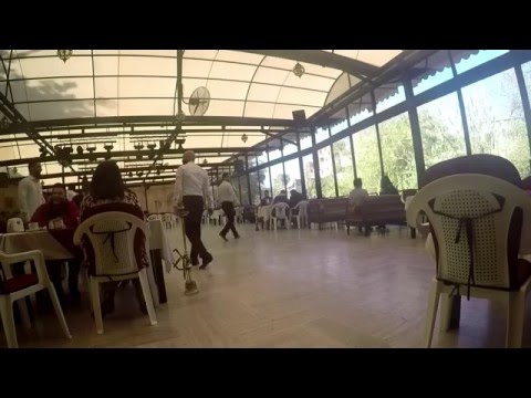 فاجأها بطلب الزواج أمام الجميع وصدمته بردها