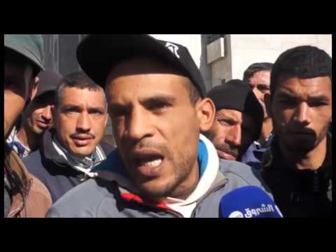 عمال شركة البناء صنية يضربون عن العمل