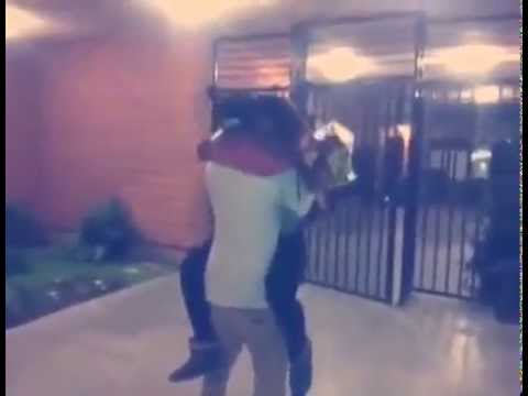 رد فعل فتاة عند مشاهدتها حبيبها بعد 5 أعوام من الغياب