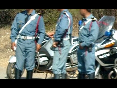 شاهد  إيقاف دركي وشرطي في فضيحة شذوذ جنسي‎