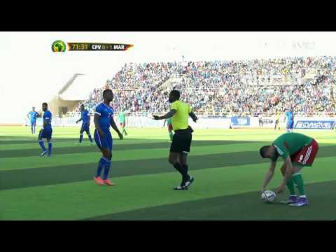 لاعب الرأس الأخضر يتّهم الحكم المساعد بتلقيه الرشوة من المغرب