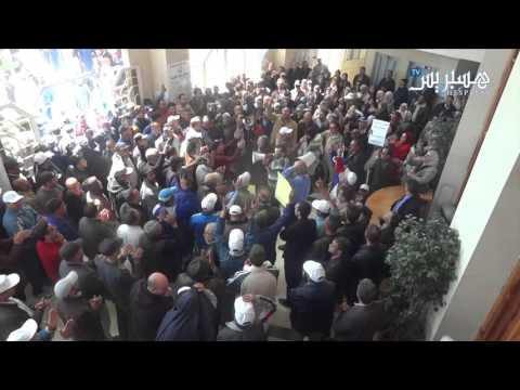 ت هناك وقفة قانونية وأخرى غير قانونية بالفيديو إنعكاس نتائج بطولة إتصالات المغرب على الأندية المغربية بالفيديو الحوار الإجتماعي وملفا