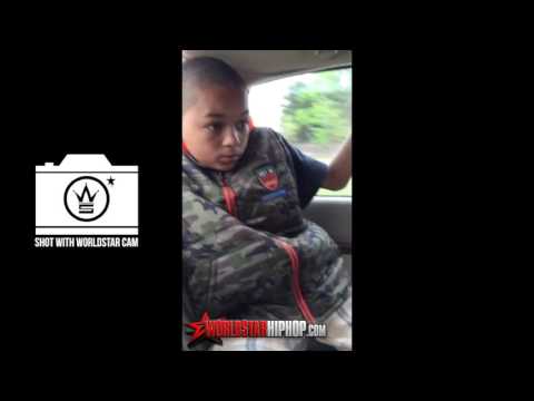 شاهد جدة ترفع سكين مطبخ على حفيدها