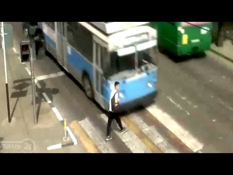 شاهد أوتوبيس ينتقم من كسلان في إشارة مروية في روسيا