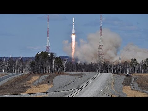 لحظة افتتاح قاعدة فوستوتشني الروسية الفضائية الجديدة