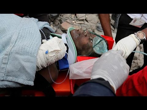 انتشال أشخاص جدد أحياء من تحت الأنقاض في نيروبي