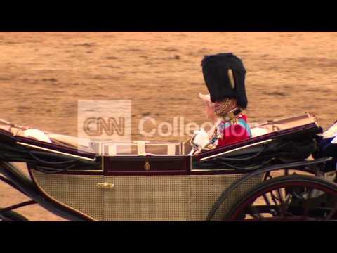 uk queen birthday paradequeen in carriage