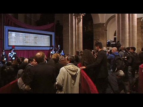 turin shroud on public display