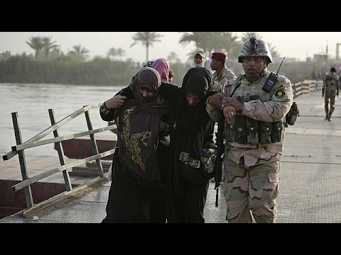 thousands of ramadi residents flee towards baghdad