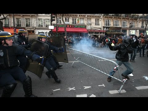 climate protesters clash with police in paris