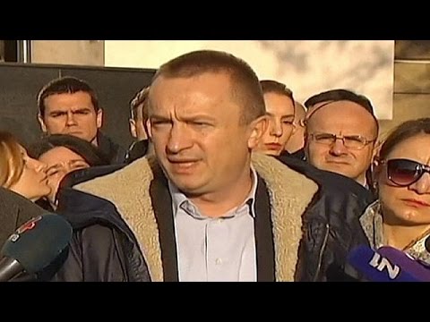 serbian police arrest 80