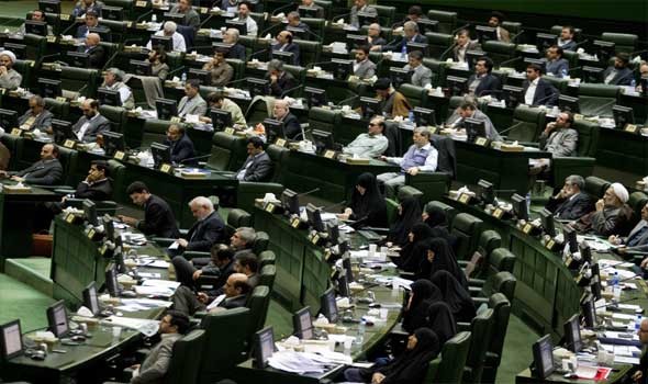 البرلمان الإيراني يقدم مشروع قانون بشأن مضيق هرمز وسط تصاعد التوتر مع واشنطن