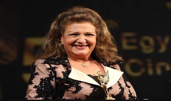 ميمي جمال تكشف تفاصيل سرقة حقائبها أثناء توجهها إلى الإسكندرية