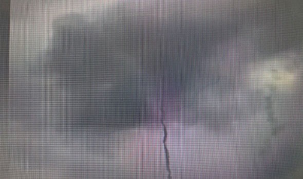 4 إصابات في حادث بمطار دبي واعتراض مسيّرة تتسبب بحريق محدود في برج العرب دون ضحايا