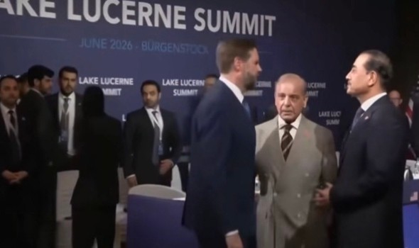 وفد إيران يعود إلى طهران بعد