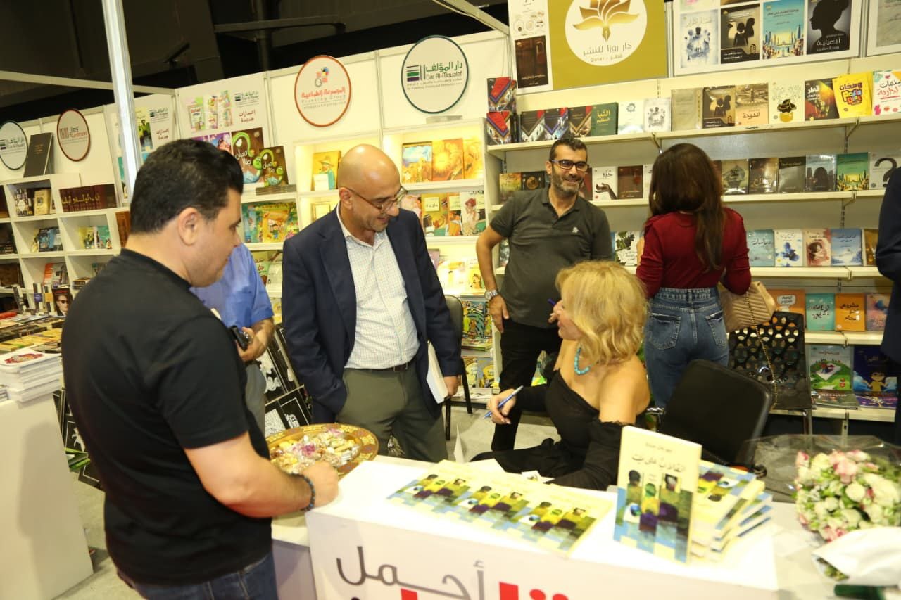 عبير بلال شرارة توقّع إصدارها الشعري &laquo;انقلاب على ميّت&raquo; في معرض بيروت  للكتاب