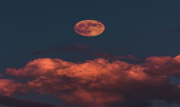 المغرب اليوم - تفسير حلم رؤية القمر