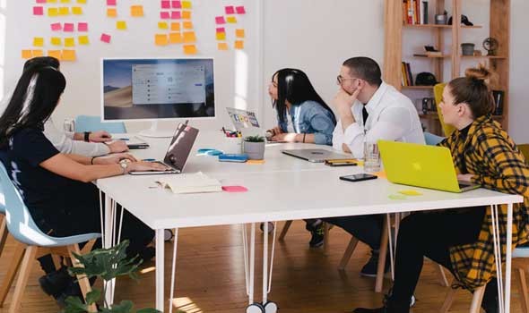 المغرب اليوم - صعوبة التواصل مع المدير